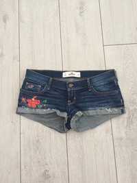 Vand pantaloni scurti Hollister marimea 26