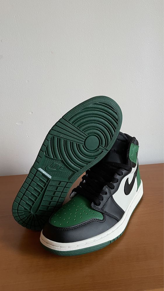 Air Jordan 1 High OG Groove