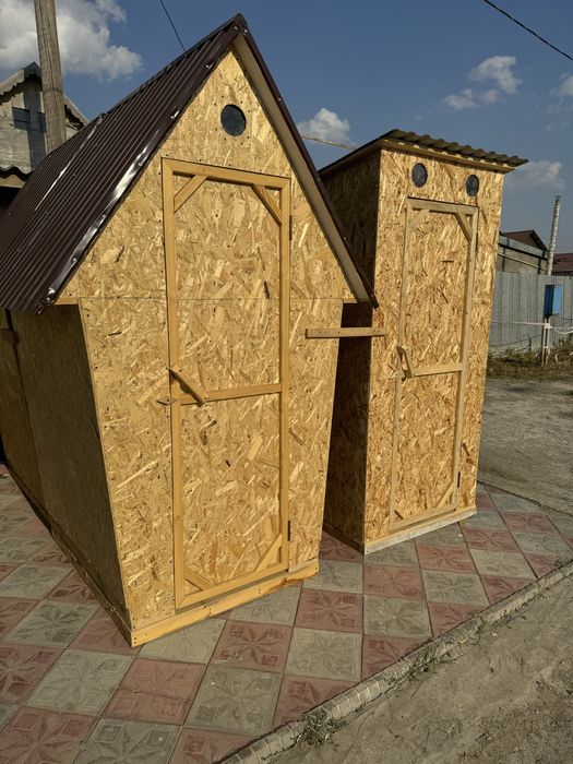 Туалет умывальник и стол со стульями складные