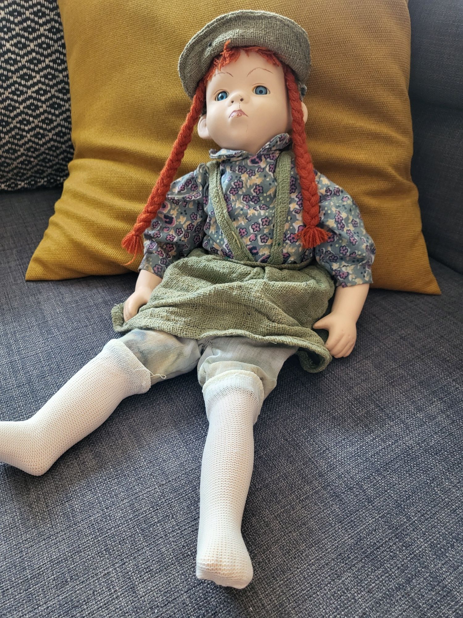 Ретро порцеланова кукла
