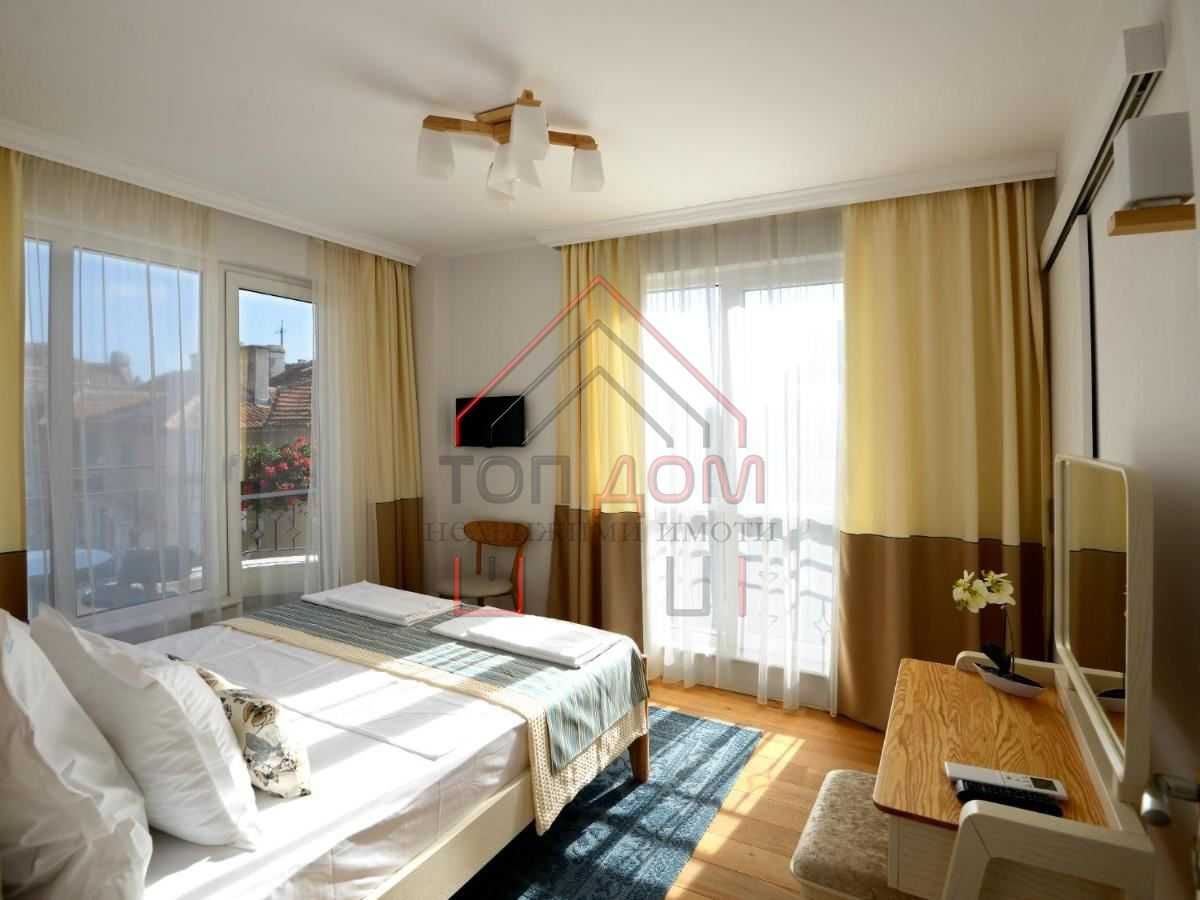 Дава се под наем Четиристаен апартамент в Варна, Център - 100 кв.м за 1500 € - Снимка #12