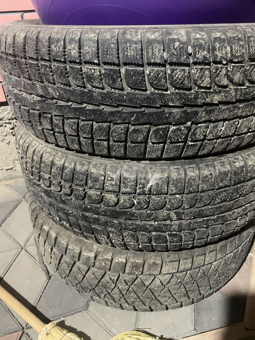 Продам шины  3шт в отличном состояний.