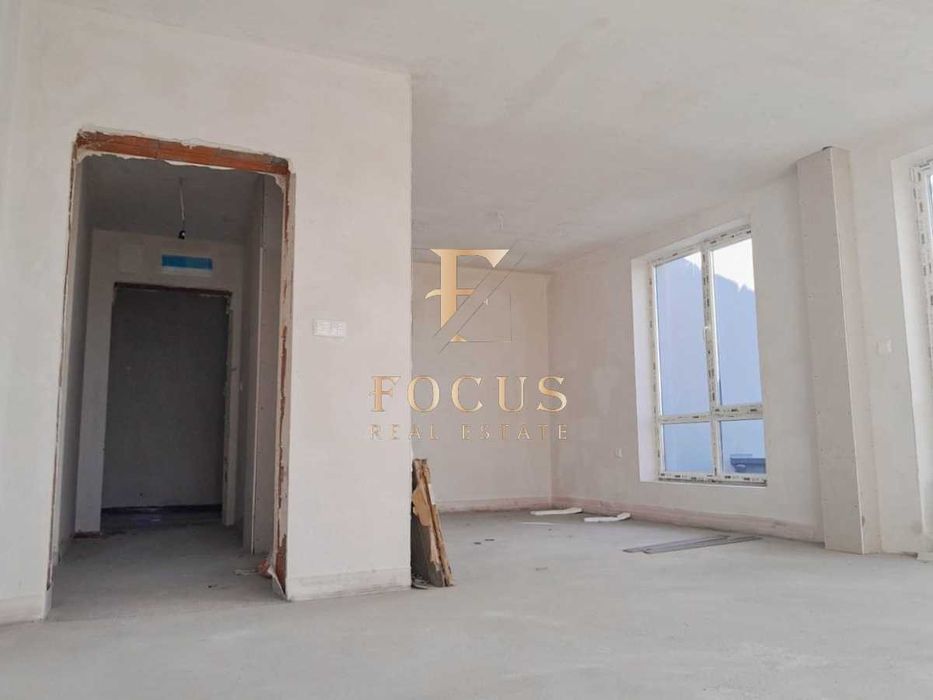 Продава се Двустаен апартамент в Пловдив, Остромила - 101 кв.м за 1224 €/кв.м - Снимка #1