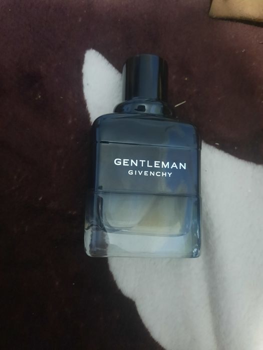 Vând parfum gentleman Givenchy