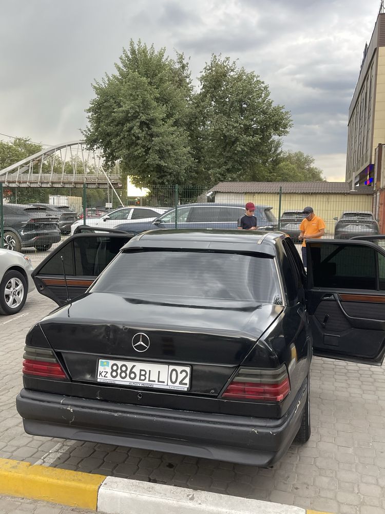 Mercedes Benz W124