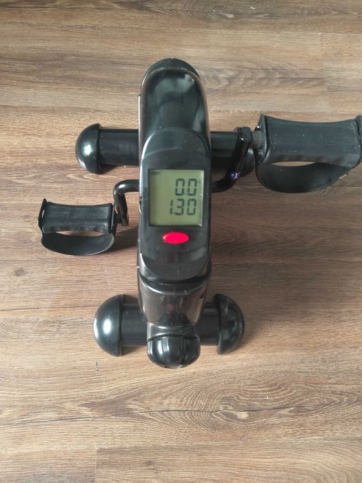 Pedalier fitness cu afișaj digital – stare excelentă