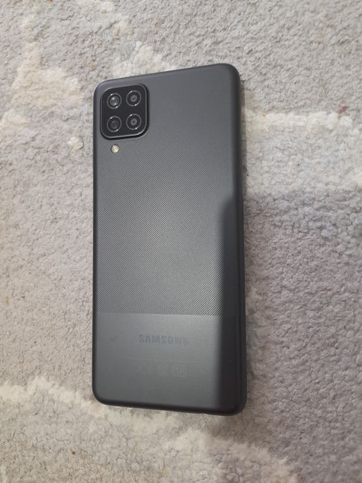 Продам телефон очень крепкий и надёжный телефон