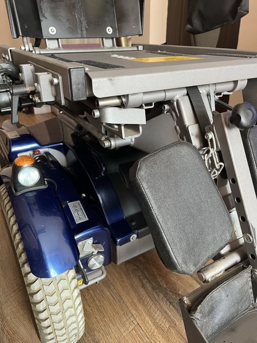 Cărucior electric handicap Permobil C500  cu verticalizare