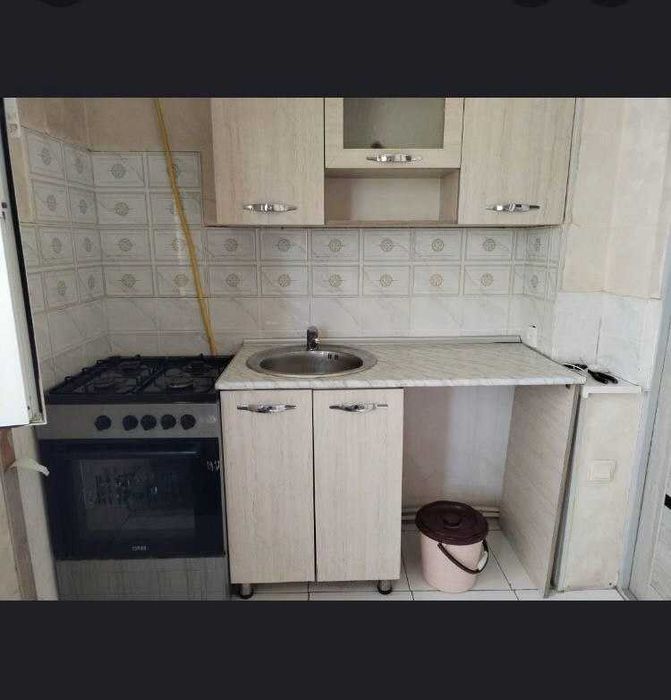 Ибн сино2 да 1 хона срочно ! 42500!