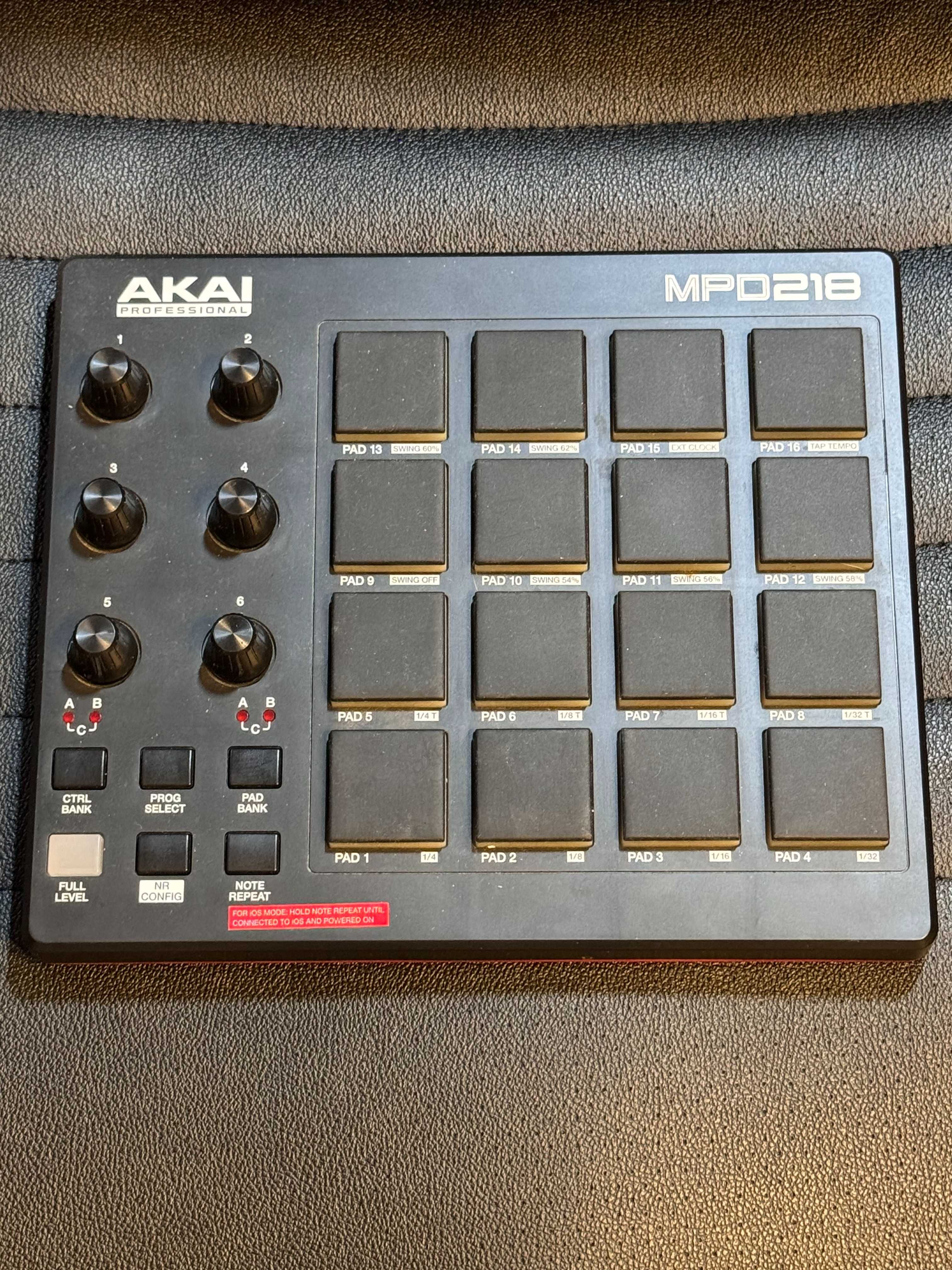 MIDI-клавиатура Akai Pro MPD218