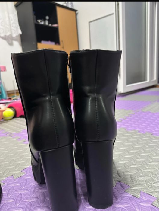 Ghete platforma cu toc