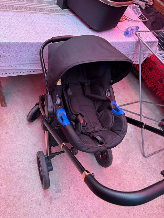 Carucior zummi 3 in 1 , calitate nota 10 . Curat si impecabil .