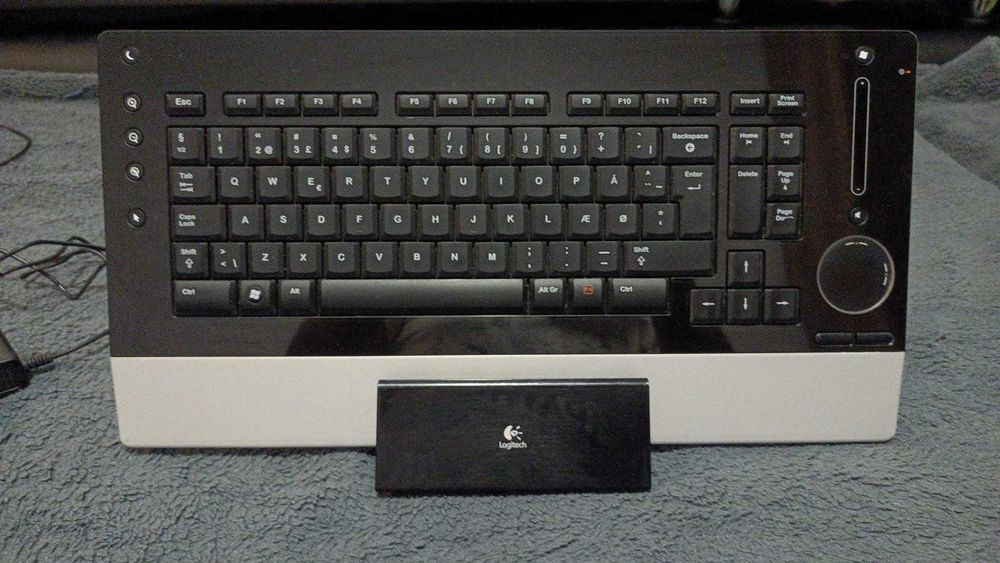 Logitech DiNovo Edge – Tastatură Bluetooth Premium