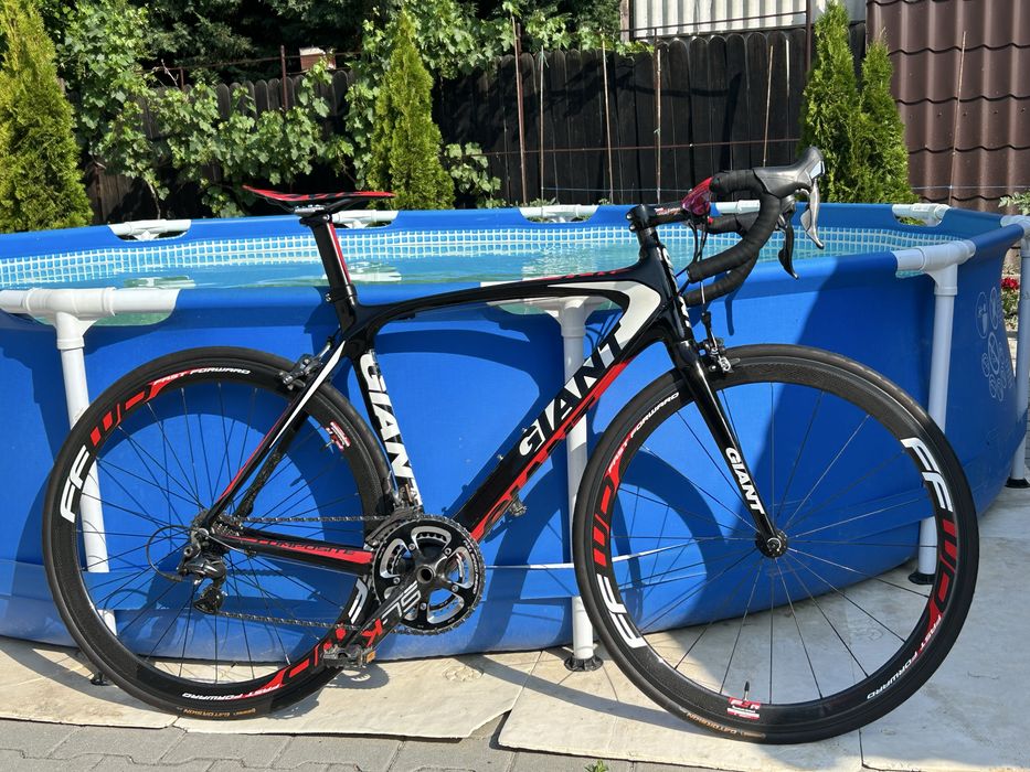 Vând cursiera Giant Propel Advanced – full carbon