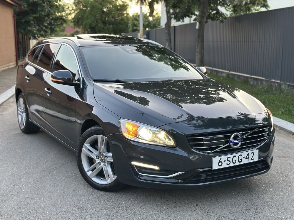 Volvo V60 D6 4x4 Hybrid 2.4D 288cp 2014 Full Option Trapa Camera