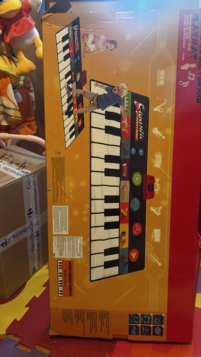 Covor pian gigant "Gigantic Keyboard Playmat"