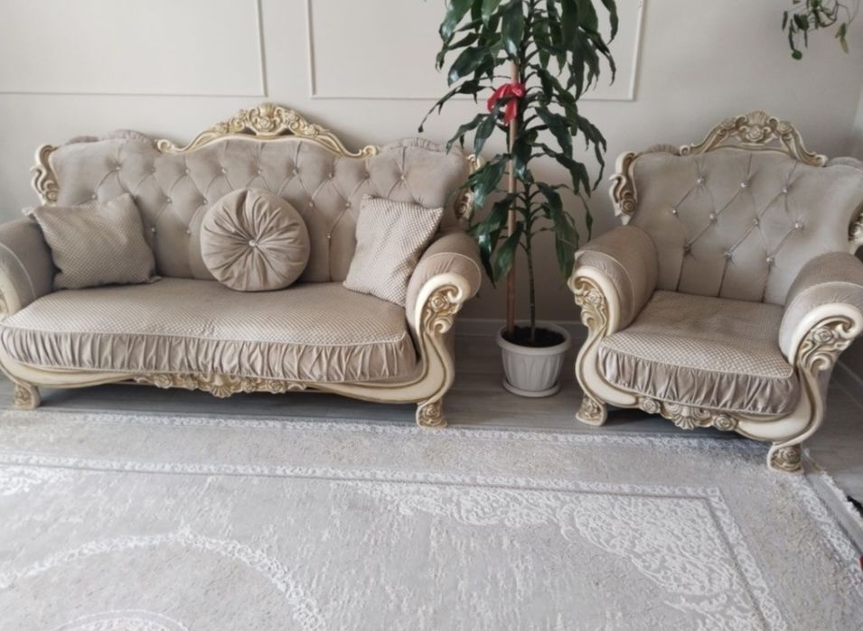 Продам роскошный диван