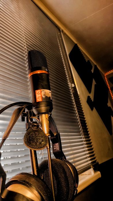 Студия  микрофон