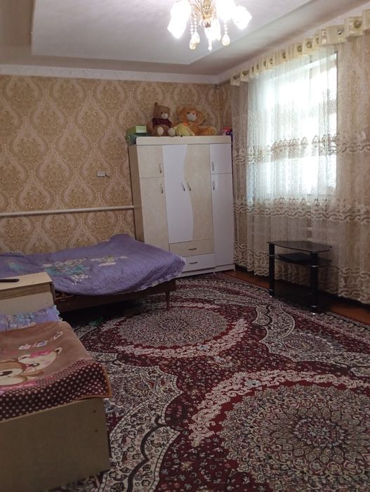 Sirdaryo shaharda hovli uy sotiladi 68.000$