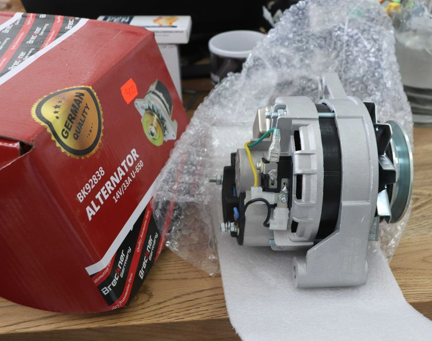 Tractor U650 Alternator cu releu incorporat 14V/33A UTB