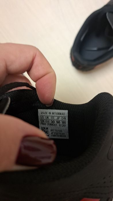 Adidași Adidas cu crampoane