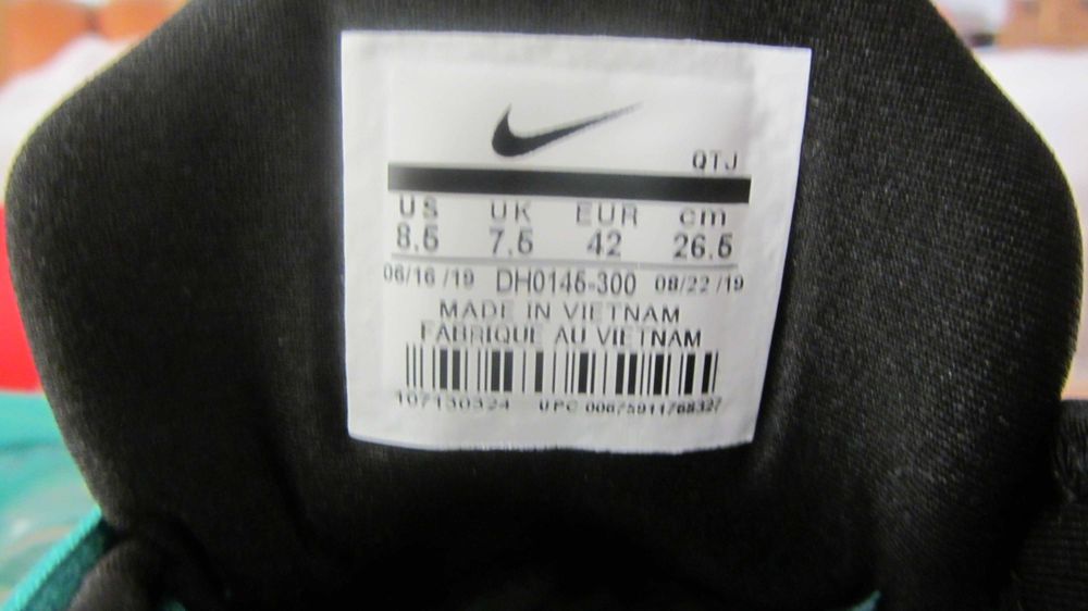 Nike Air Vapormax Plus noi in cutie marimea 42