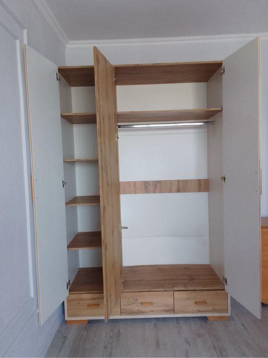 Шкаф для одежды и прихожка