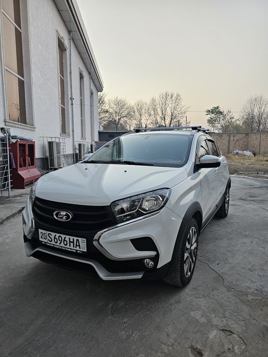 Lada XRAY CROSS 2019