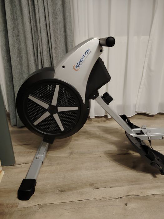 Aparat de vâslit potrivit pentru antrenamente de nivel începător și me