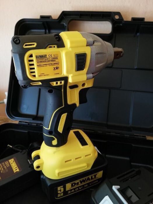 Гайковерт Dewalt 24V 5 Ah с 2 батерии зарядно и куфар