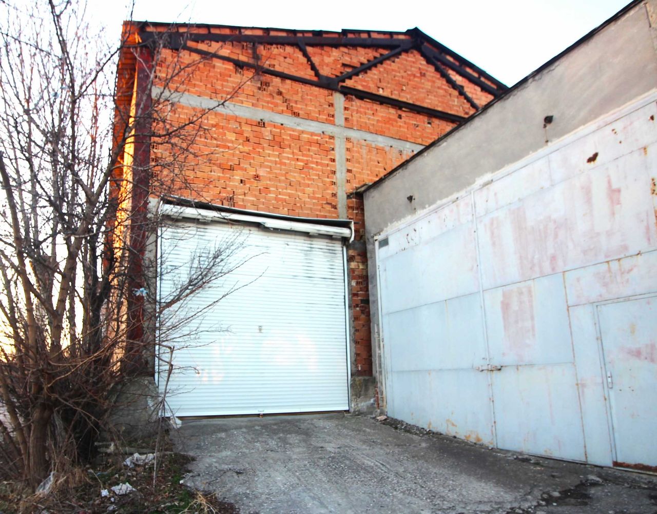 Продава се Промишлена сграда в Добрич, Дружба 1 - 1867 кв.м за 170 €/кв.м - Снимка #3