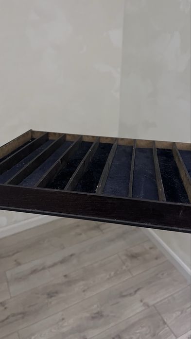 Хар хил аксусураларга витрина