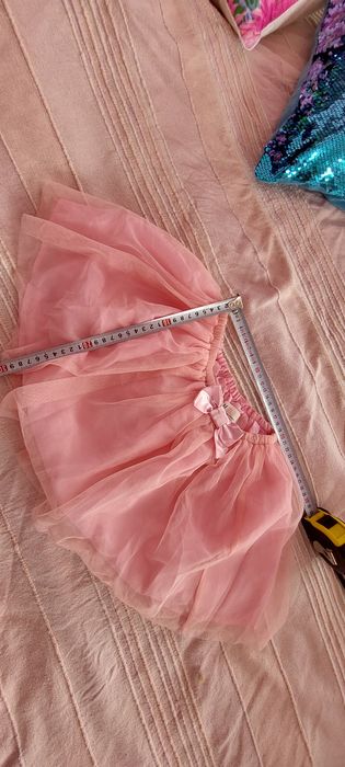 Продавам поли за момиченце, без забележка.