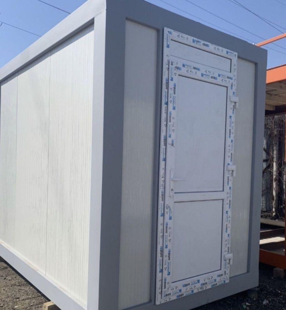 Vand containere modulare la super preț