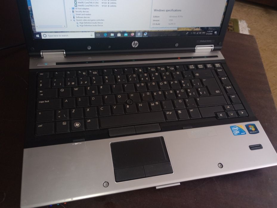 Elitebook HP cu Intel i5, amprenta și carcasă metalică