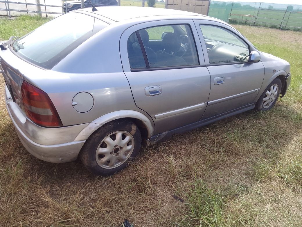 Dezmembrez Opel Astra G 1.6