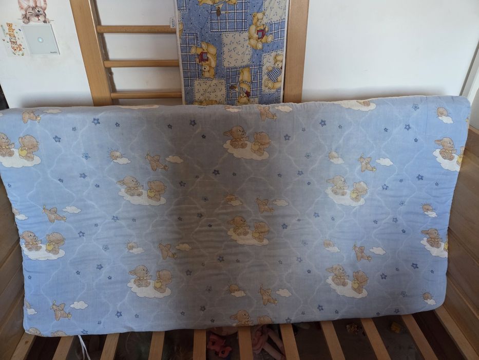 Patut lemn + saltea + aparatori + husa saltea