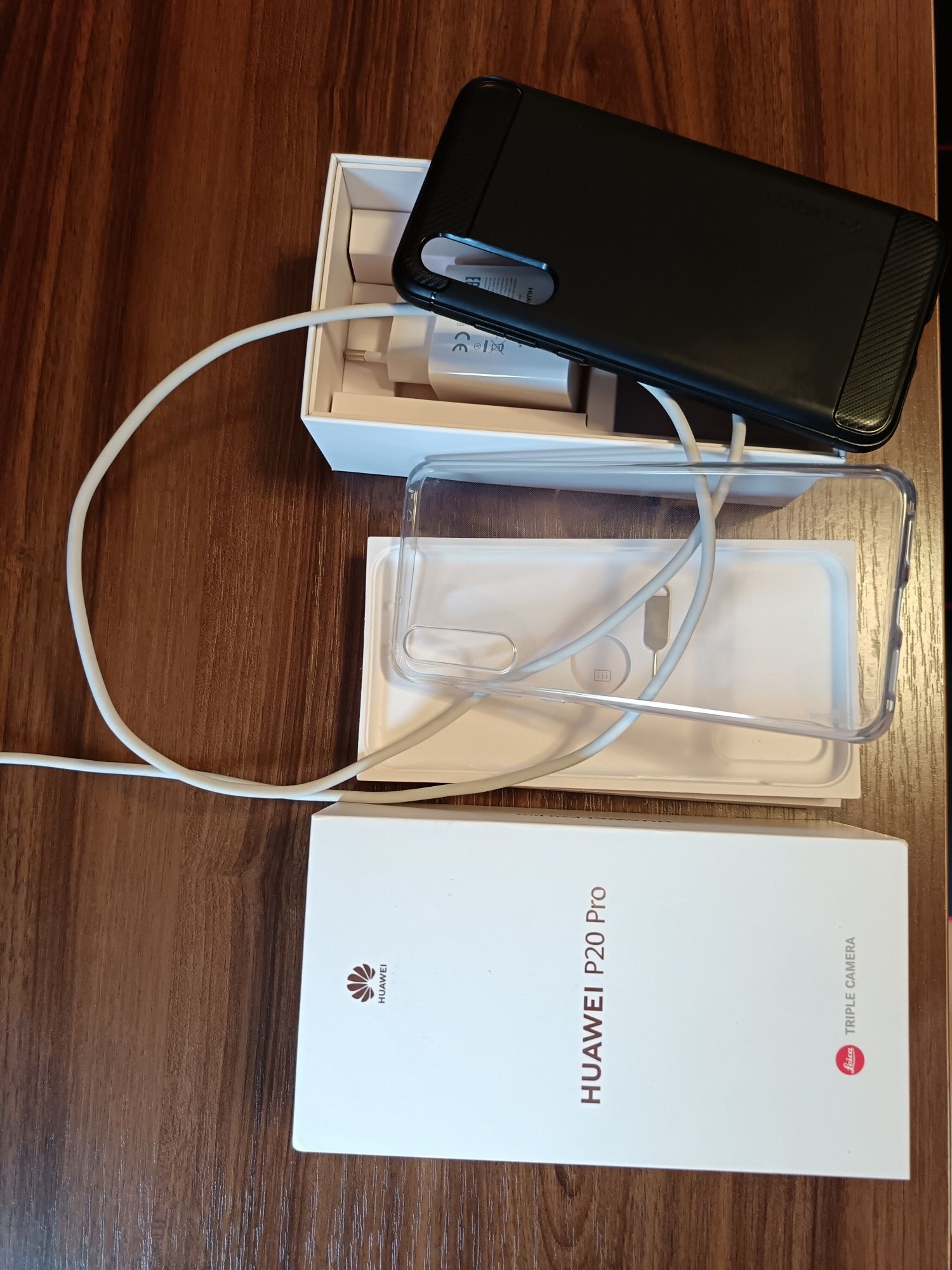 Продавам смартфон Huawei P20 Pro