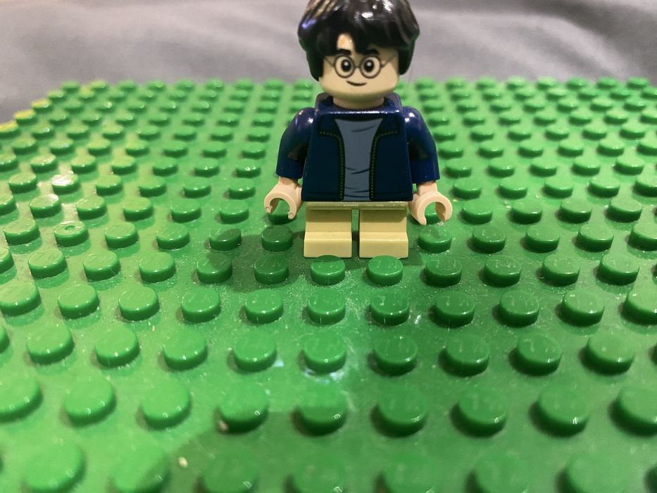 Продам оригинальную фигурку lego гарри потер