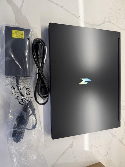 *ЧИСТО НОВ* Acer Nitro v16 RTX5050