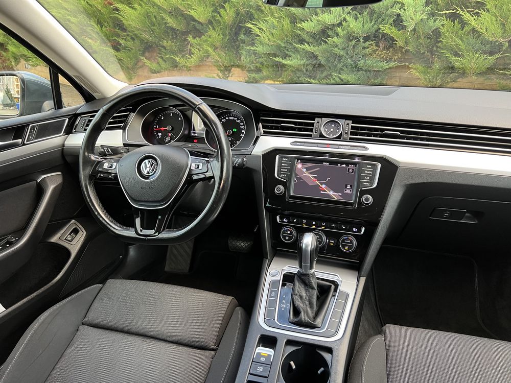 Volkswagen Passat Highline AUTOMAT MatrixLED Camera Carlig Remorcare
