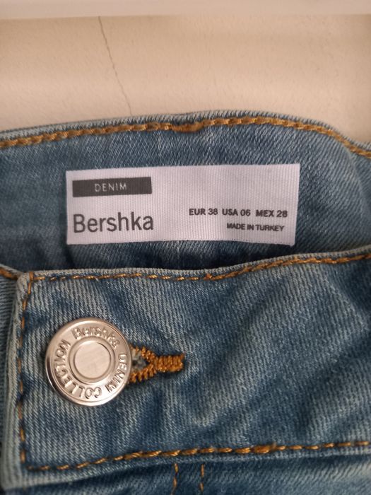 Blugi vintage 2000s Bershka
