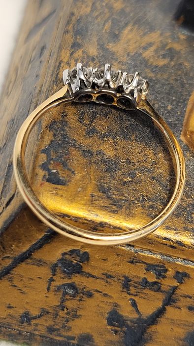 Inel aur, 3 diamante naturale, 18k