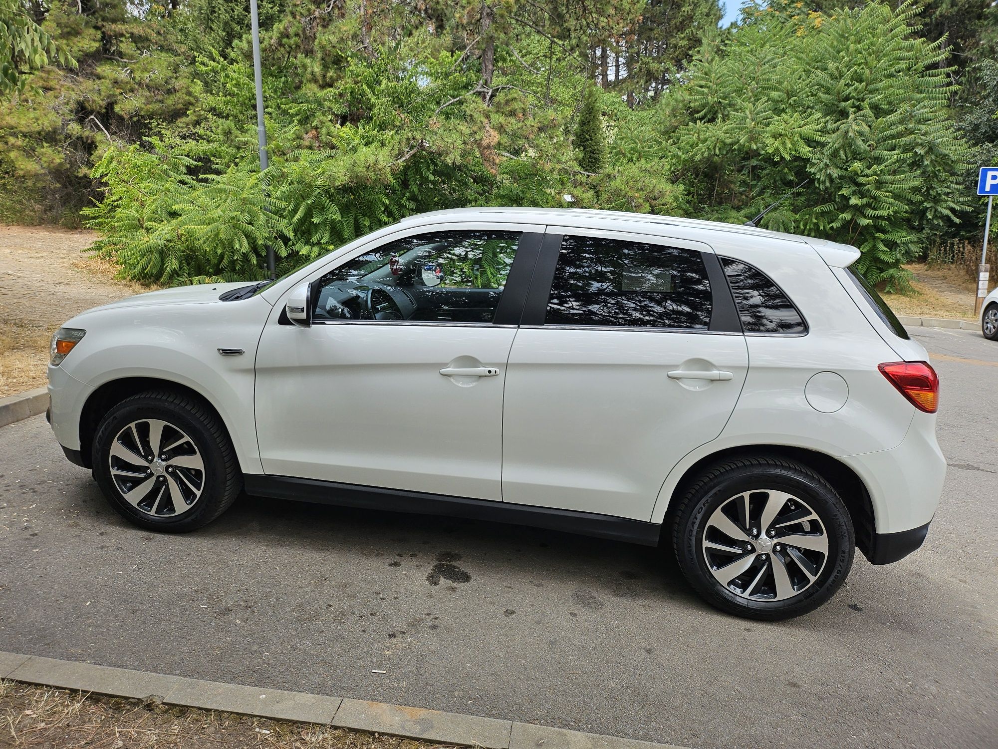 Мицубиши asx 2015г 150 к.с.