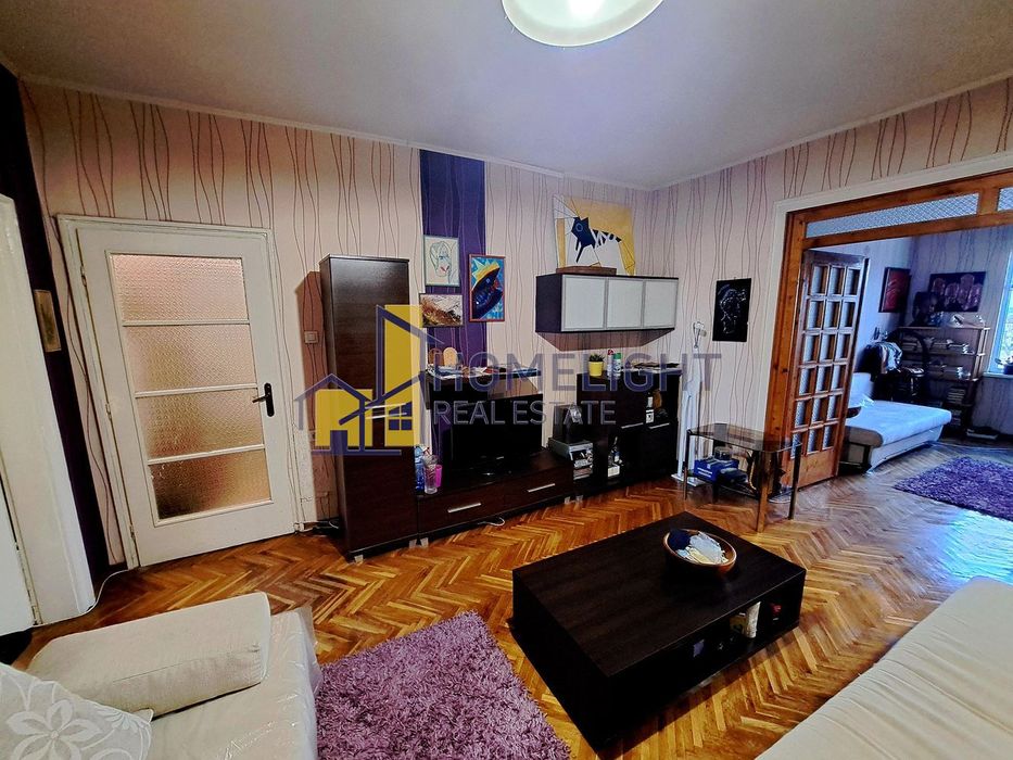 Продава се Тристаен апартамент в София, Център - 105 кв.м за 4761 €/кв.м - Снимка #1