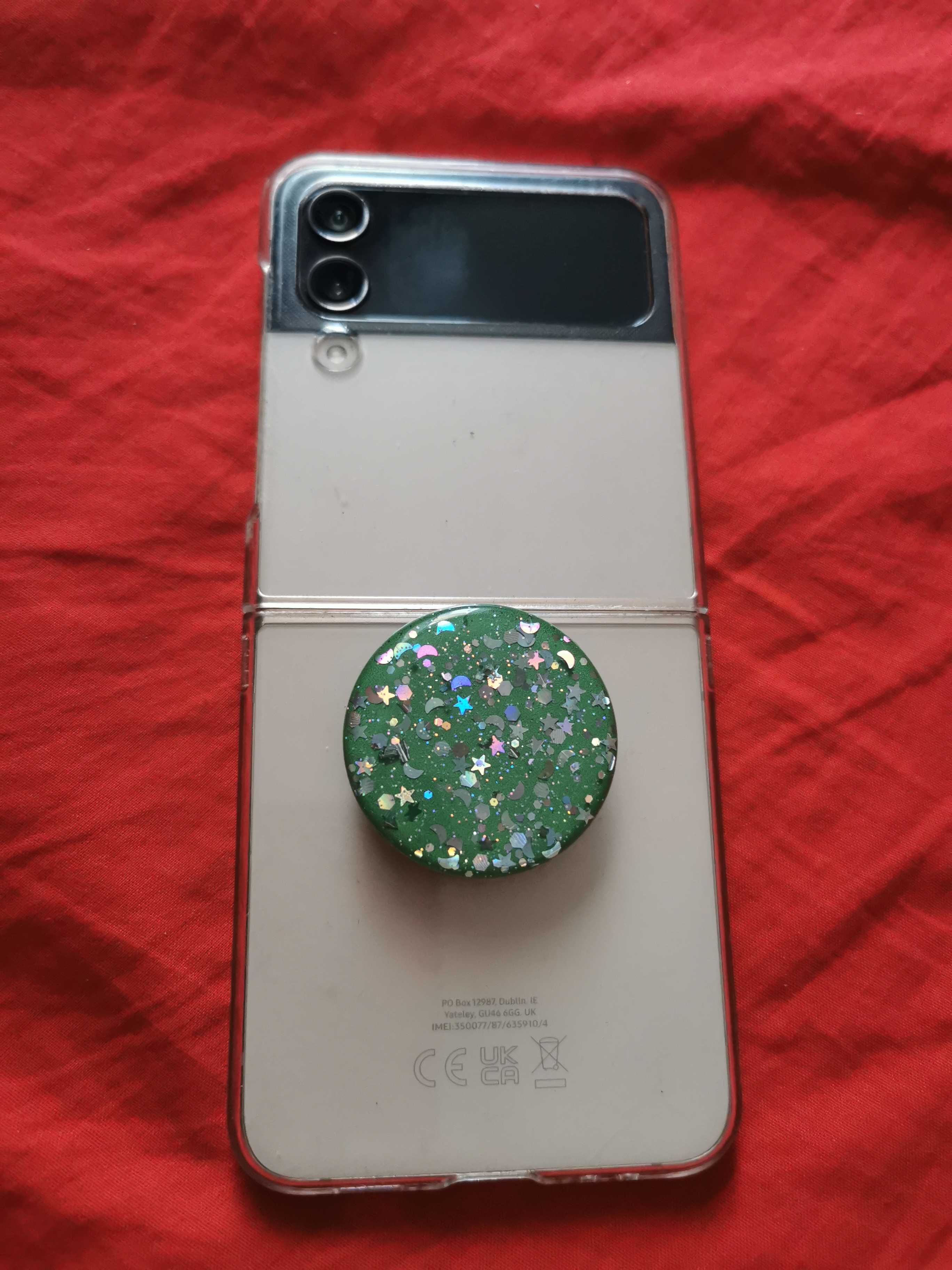 Продавам Samsung flip4