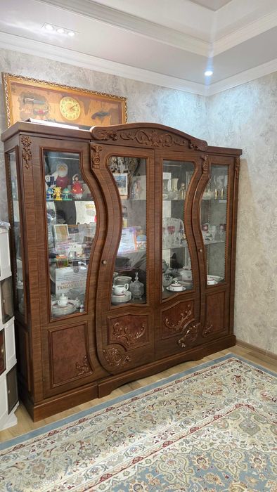 Шкаф-горка. Сервант