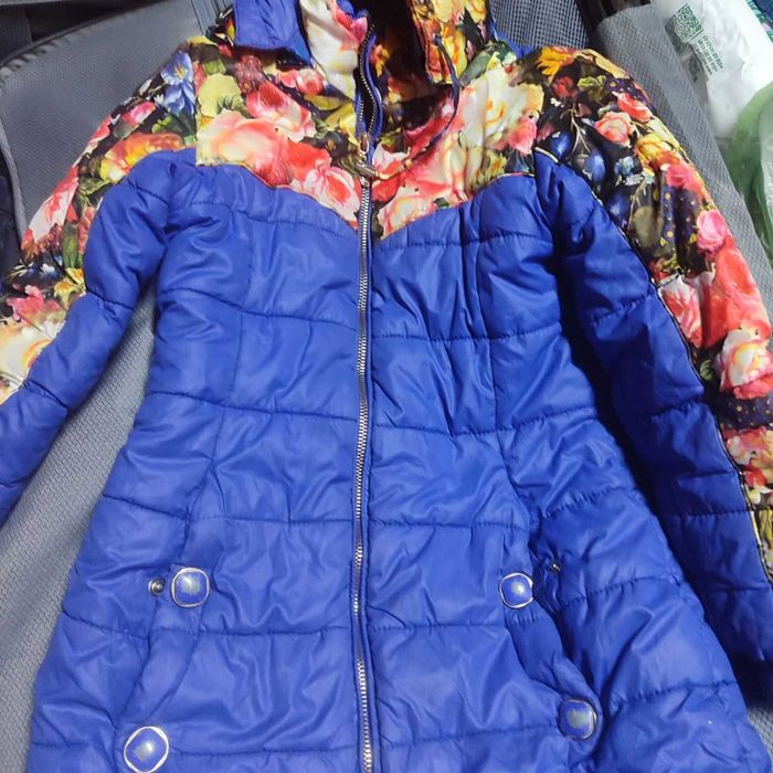 Куртки на девочку.