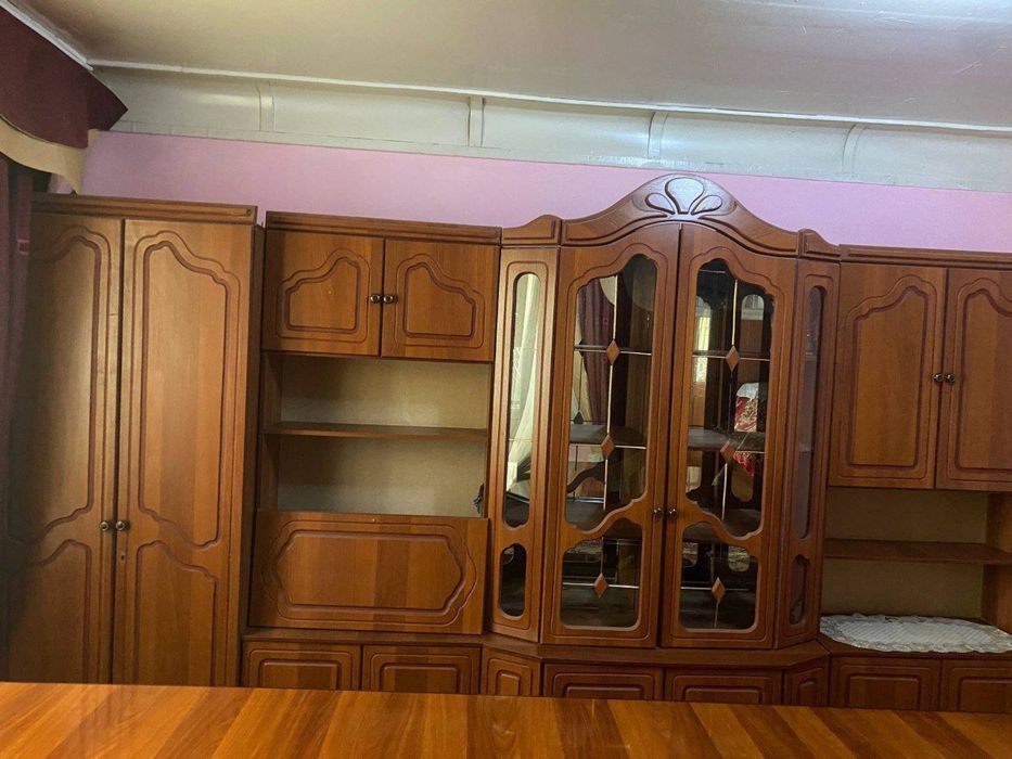 продается сервант