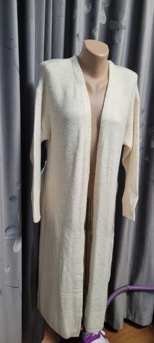 Cardigan nou cu etichetă, tricotat, lung.